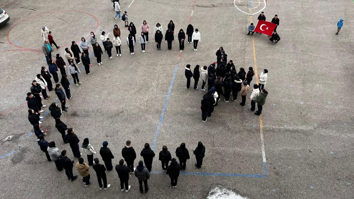 İLK DERSİMİZ: BAYRAK SEVGİSİ